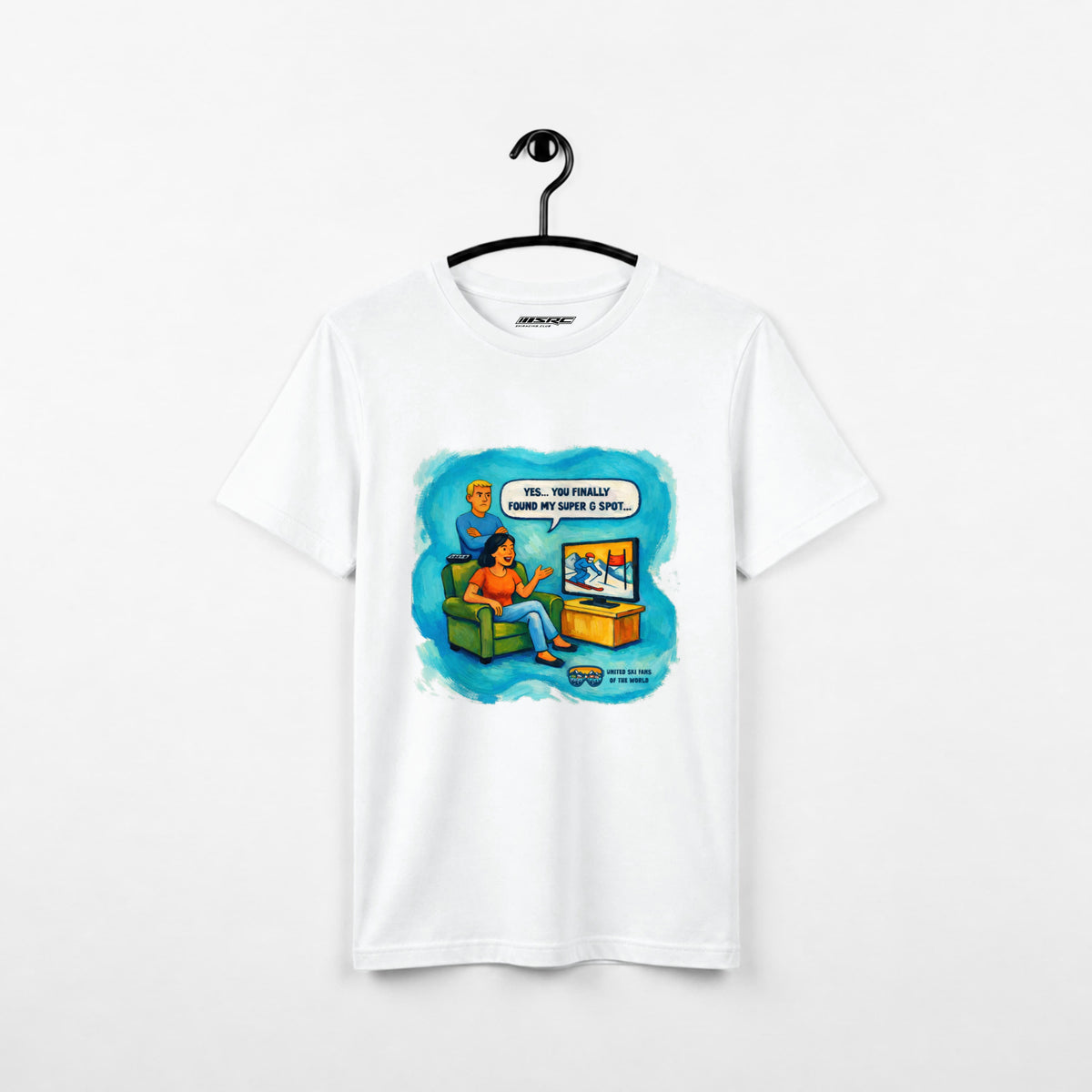 Weißes United Ski Fans T-Shirt am Bügel, Vorderseite mit farbig gemaltem Super G Spot Cartoon eines Paares beim Skirennen-Schauen